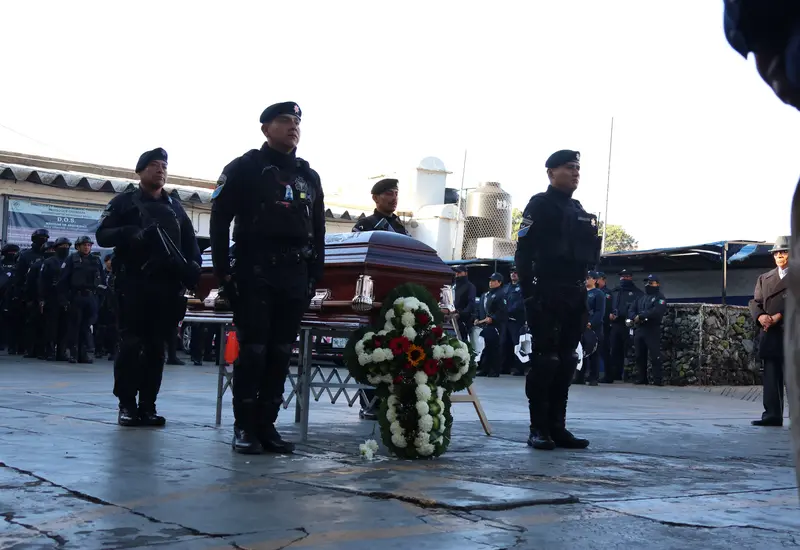 homenaje-a-policia