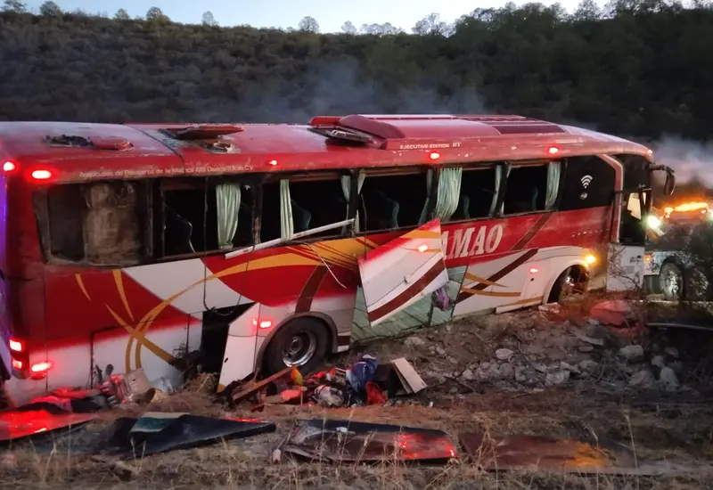 vuelca_autobus_16_lesionados_teposcolula