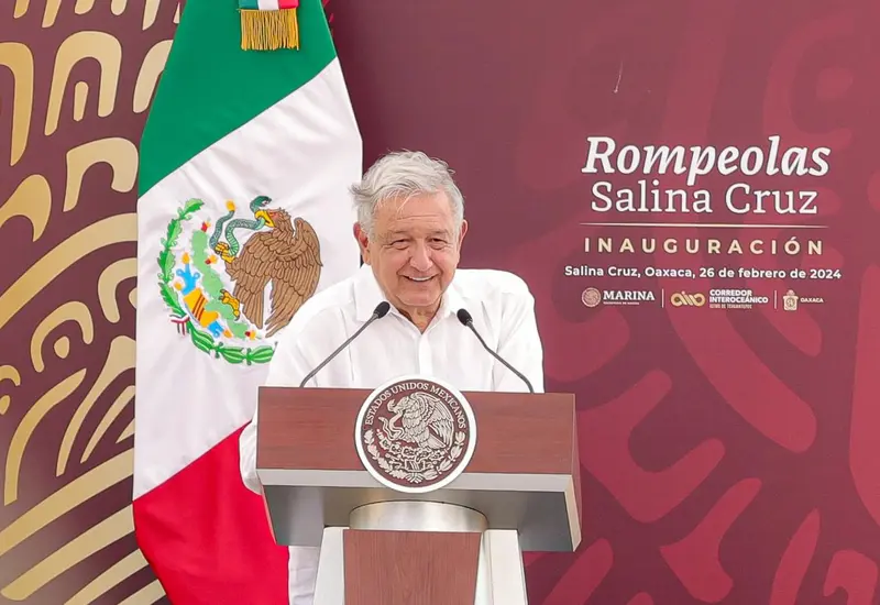 lopez_obrador_rompeolas_istmo