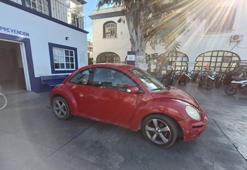 auto-roja