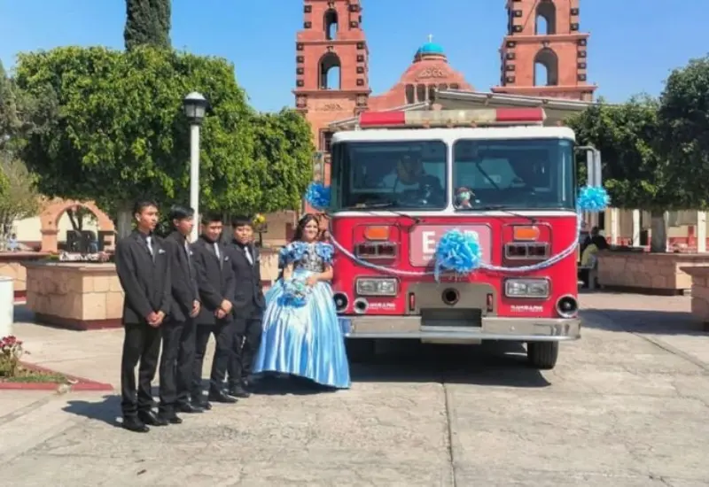 quinceañera_camion_de_bomberos 