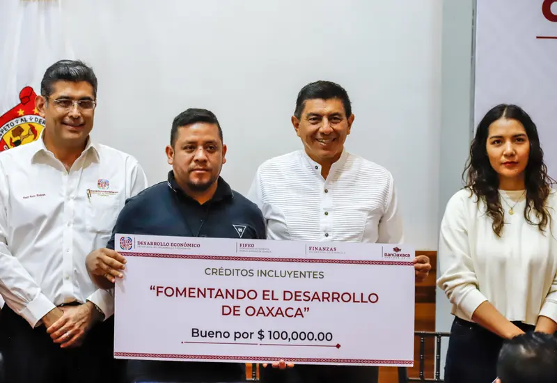 salomon_jara_entrega_creditos_incluyentes