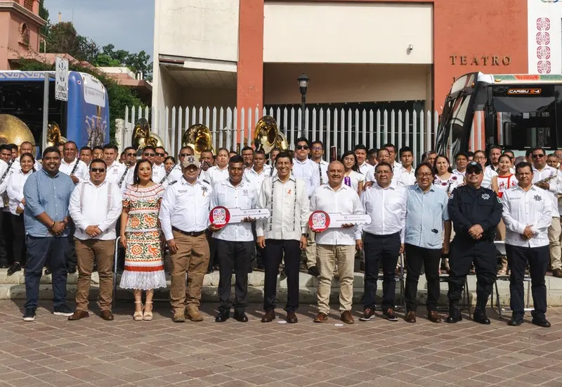 entrega_autobus_banda_musica_estado