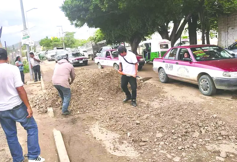 denuncian_abandono_carretera_atzompa