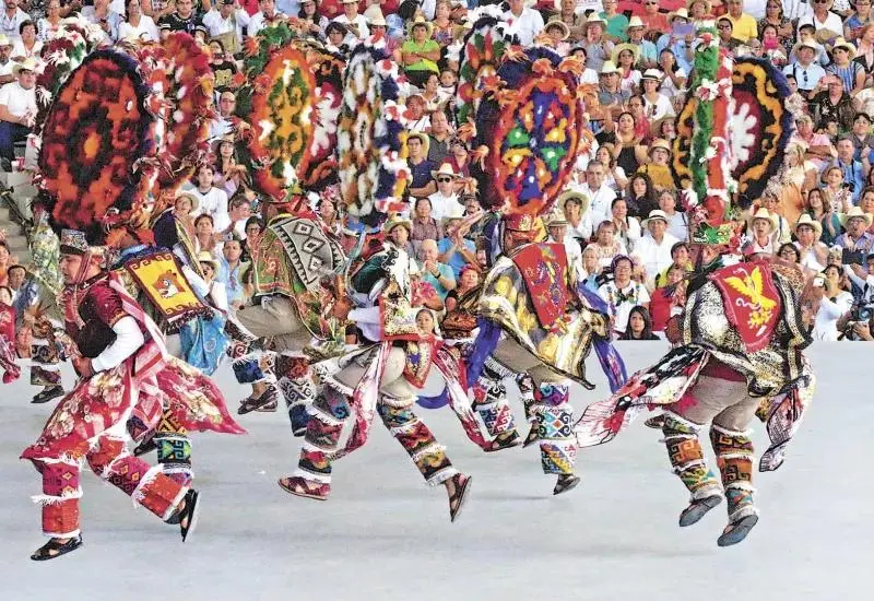 mitos_danza_de_la_pluma_guelaguetza