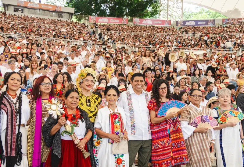 funcionarias_invitadas_salomon_jara_guelaguetza