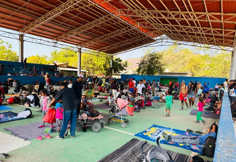 habilitan_polideportivo_ayuda_caravana_migrante