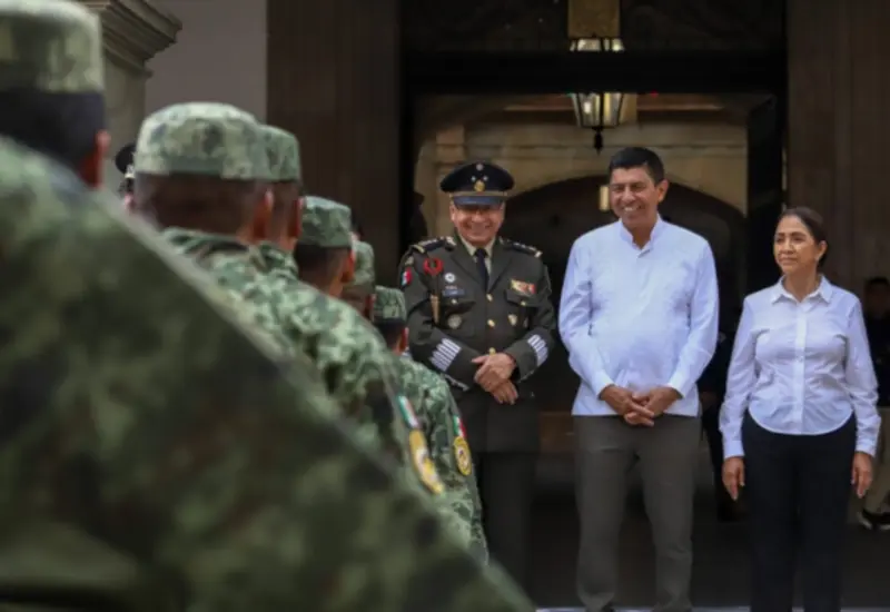 oaxaca_desfiles_aniversario_gobierno