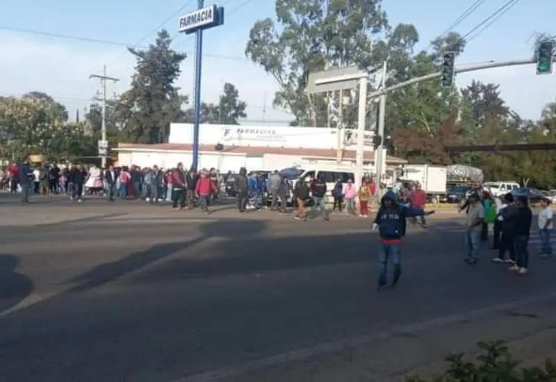 Su demanda central es lograr que del plantel destituyan a cinco docentes