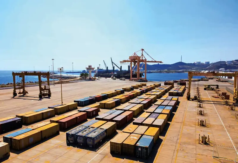 Cabe señalar que el puerto de Salina Cruz y el ferrocarril del Istmo constituyen la base fundamental del CIIT.