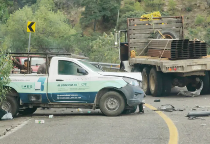 El accidente ocurrió en la Curva de Mono, de la carretera federal 190.