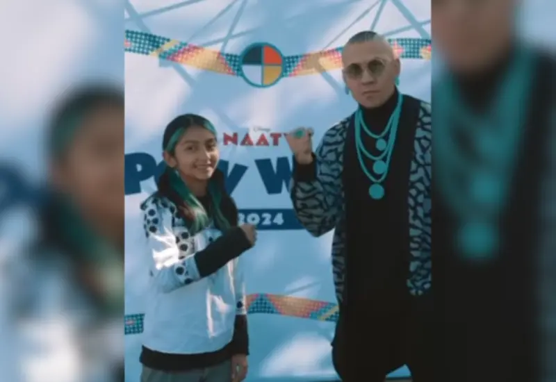 Taboo de Black Eyed Peas y joven zapoteca de Oaxaca