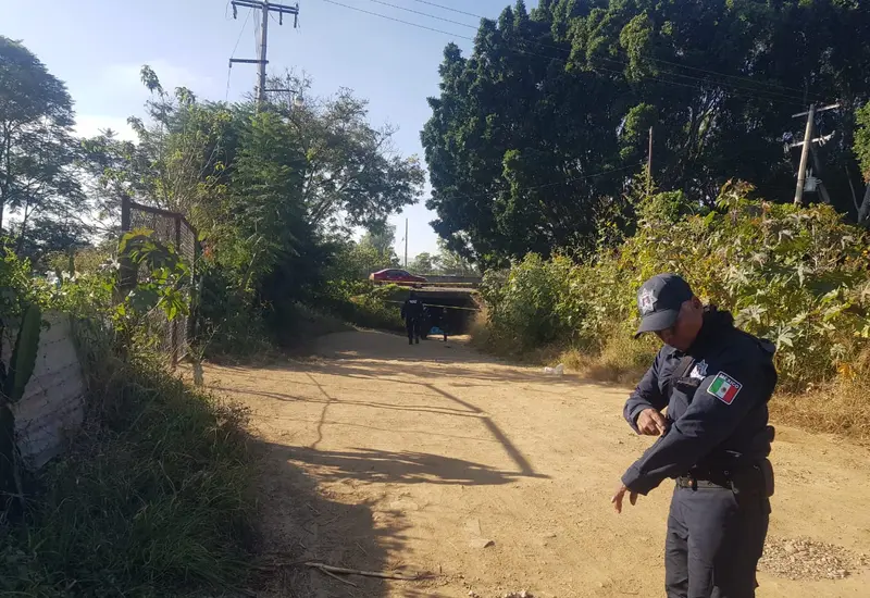 Fue levantado, asesinado y su cuerpo arrojado en un camino de terracería