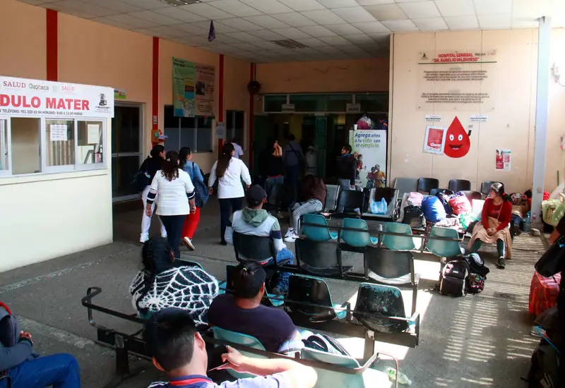 Pacientes y familiares resienten que el Hospital Dr. Aurelio Valdivieso no tenga medicamentos suficientes o sólo atienda urgencias.