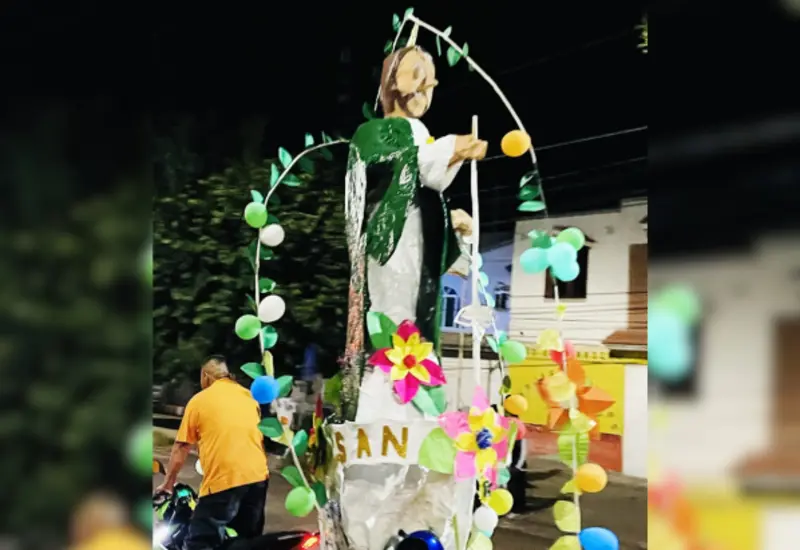 Las figuras monumentales desfilaron por las principales calles.