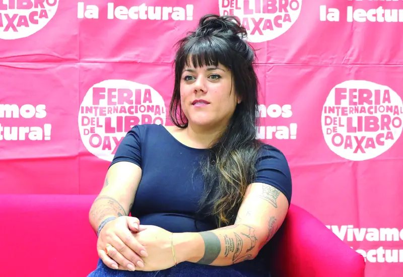 Flavita Banana se define a sí misma como viñetista y pensadora, de Barcelona y nacida en 1987.