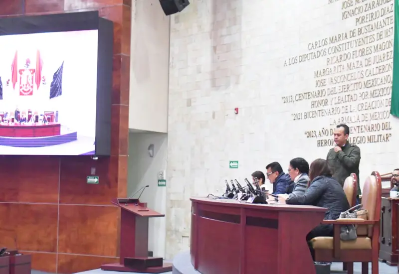 El artículo 107 reformado establece que no procederá el juicio de amparo contra adiciones o reformas a esta Constitución.