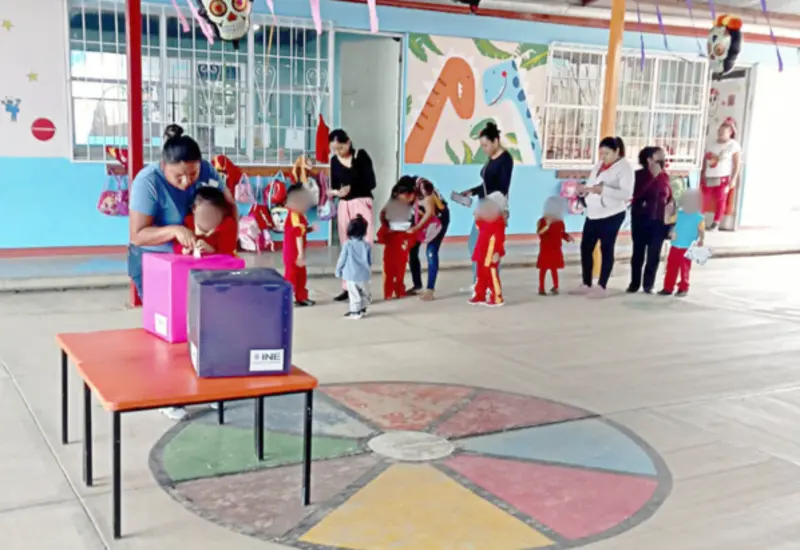 La Sección 22 del SNTE, manifestó su rechazo a la instalación de casillas en planteles escolares.