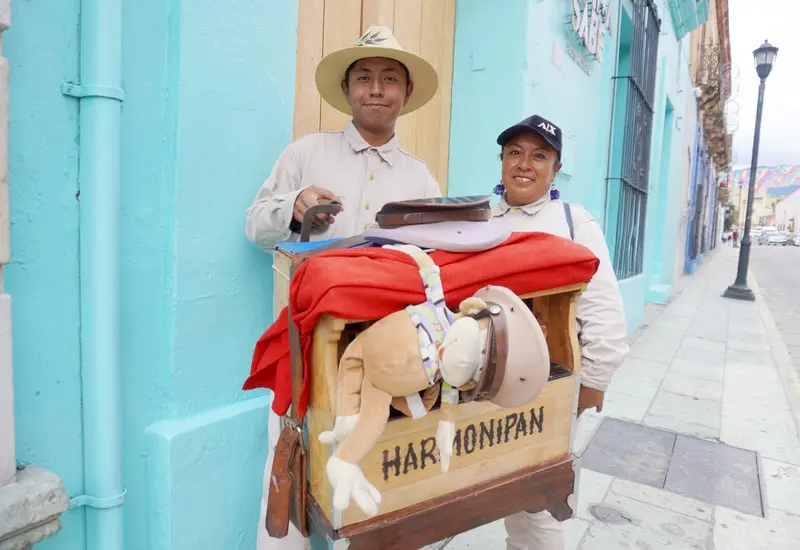 El organillo, aunque considerado un instrumento  emblemático de México, tiene sus raíces en Alemania, un dato poco conocido.