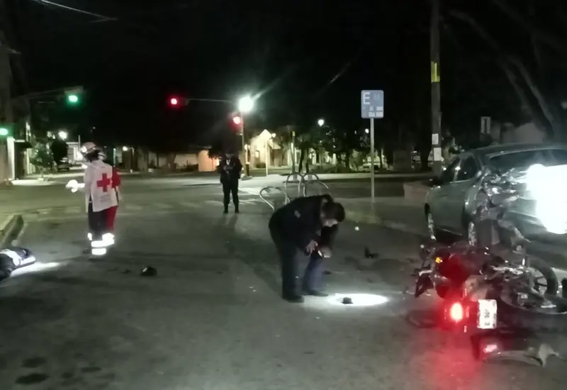 El aparatoso percance ocurrió casi frente al mercado La  Merced, en la calle Murguía.