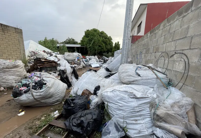 vecinos_denuncian_basura_calles_viguera