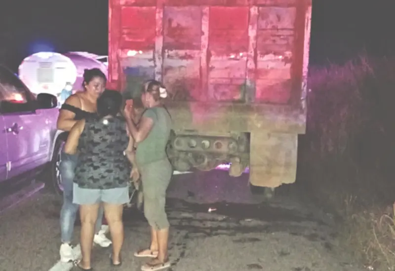 Familiares de la víctima arribaron al lugar e identificaron el cuerpo.