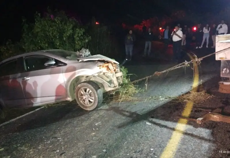 autos_chocan_frente_huajuapan