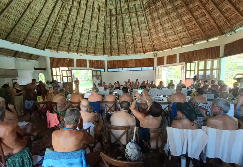 Con asistentes de 40 países, se realizó en Zipolite el 39 Congreso Mundial de Naturismo.