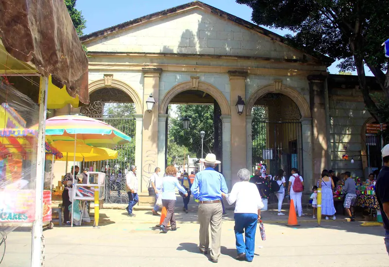 El Panteón General es ícono de los Valles Centrales de Oaxaca.