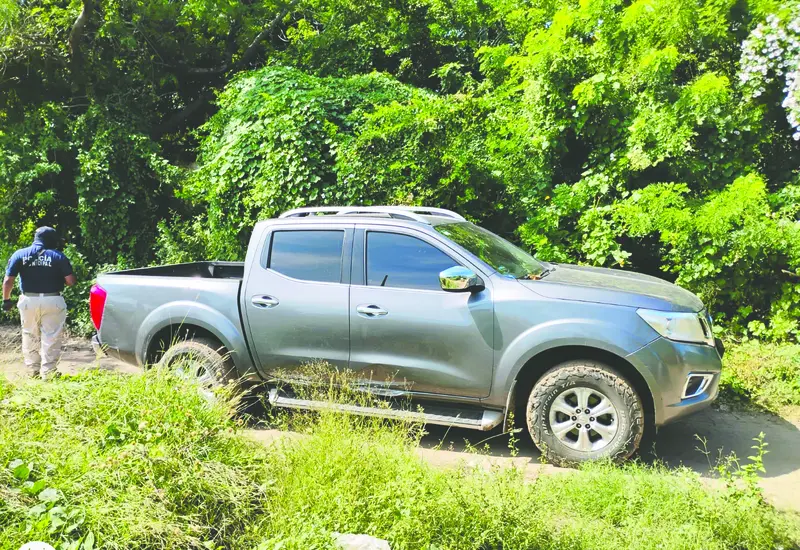 La camioneta del exelemento de la Guardia Nacional fue encontrada en el paraje conocido como Puente Mocho.