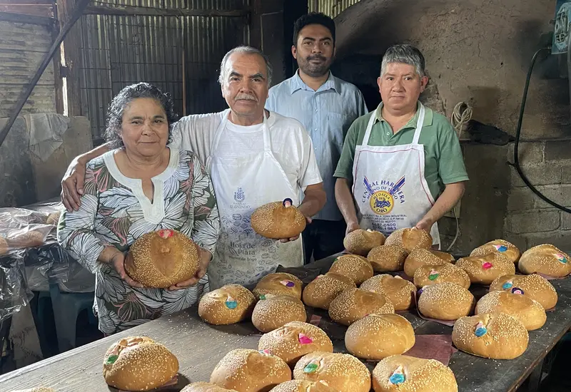 Su esposa Martha Corona  Morales, Ángel Díaz Robles, su sobrino Ángel Díaz  Robles y su hijo Felipe de Jesús Díaz Corona.