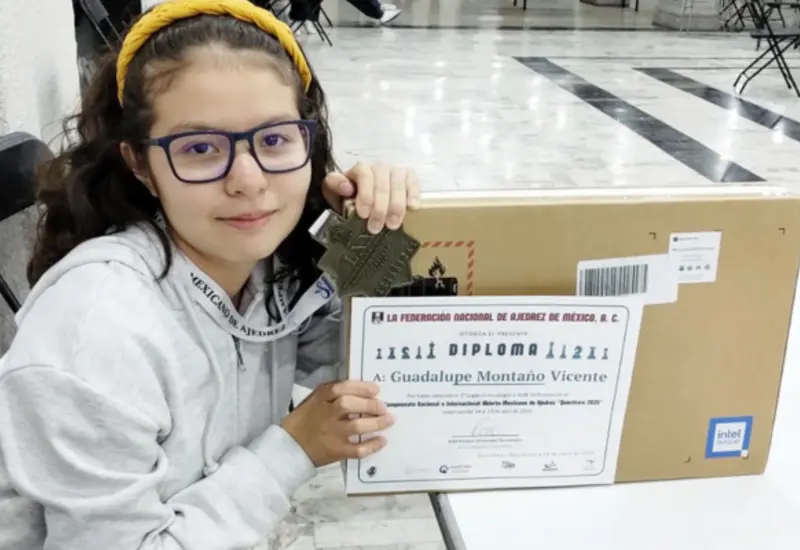 ajedrez_niña_campeona
