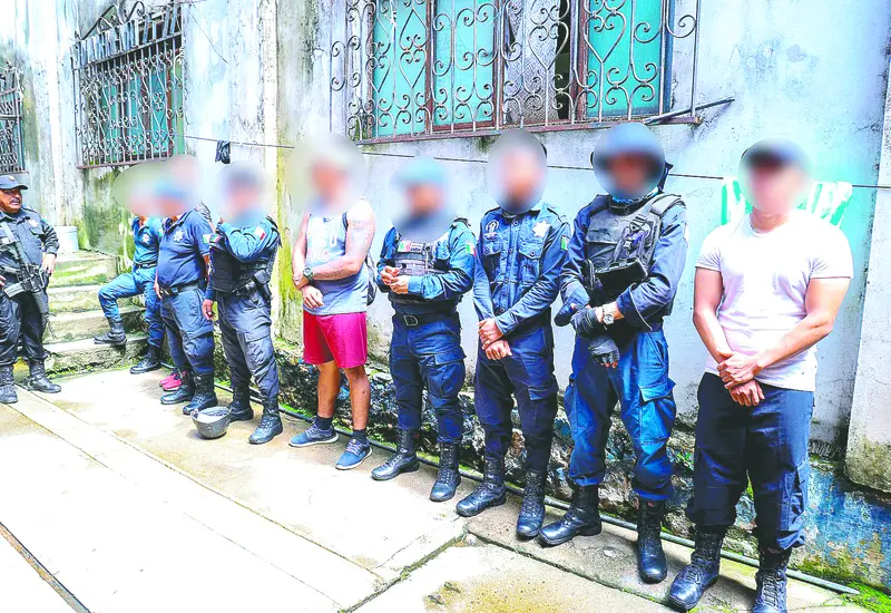 armas_policias_elemtos_detenidos
