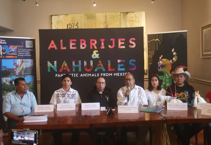 Coloridas figuras de alebrijes y nahuales, parte de la exitosa exposición de riqueza artesanal de Oaxaca que se presenta en Estados Unidos.