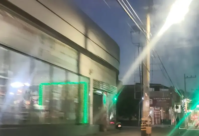 Imagen ilustrativa del asalto a una mueblería donde ladrones robaron más de 340 mil pesos, afectando el pago del aguinaldo a los trabajadores.