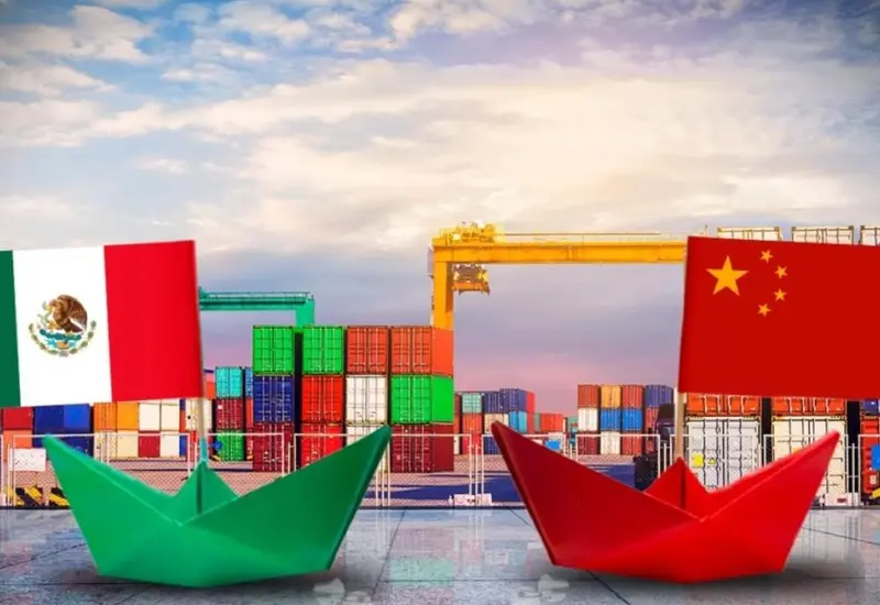 Contenedores de carga en un puerto, representando los productos de Asia que pagarán nuevos aranceles en México a partir del año 2026.