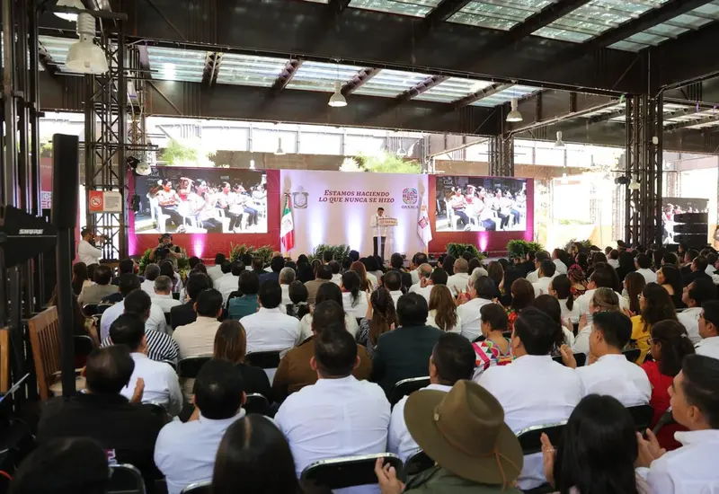Autoridades gubernamentales exponen los resultados y pendientes del informe oficial de mitad de sexenio, destacando avances en infraestructura, salud y pobreza.
