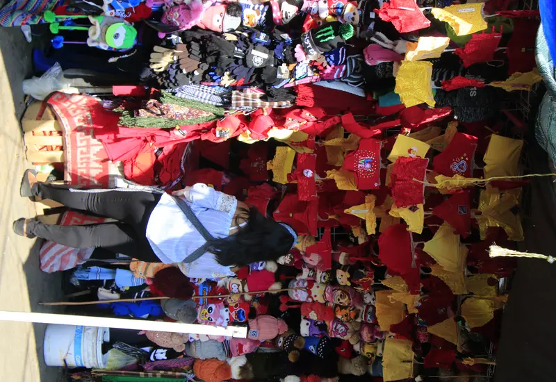 Una selección de calzones de colores, como el rojo y el amarillo, que representan la tradición de atraer el amor o el dinero en Año Nuevo.