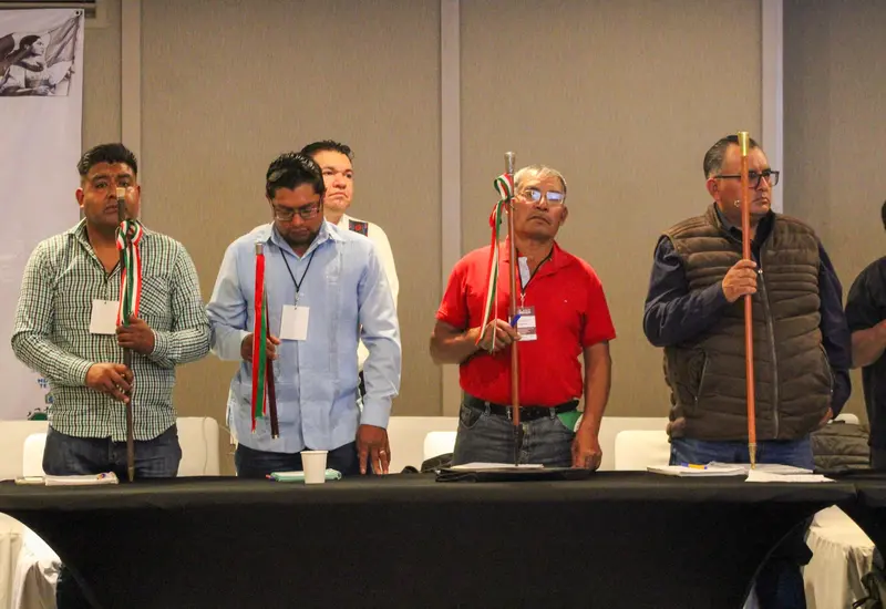 Integrantes del Concejo de Gobierno Comunitario de Autoridades Indígenas del Pueblo Chocholteco durante el anuncio del Plan de Justicia y Desarrollo federal.