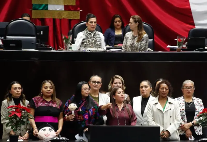 El pleno de la Cámara de Diputados durante la votación que aprobó 17 reformas para eliminar la violencia de género en México.