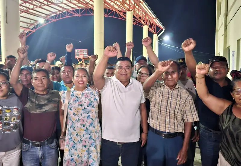 La población de Santiago Astata participa activamente en la elección para elegir a su nuevo presidente municipal.