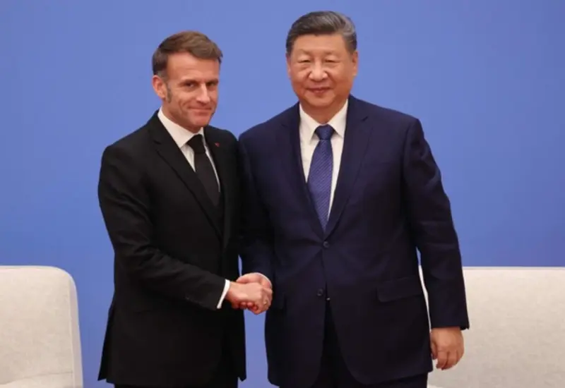 El presidente de Francia, Emmanuel Macron, se reúne con su homólogo chino, Xi Jinping, para fortalecer la cooperación estratégica global.