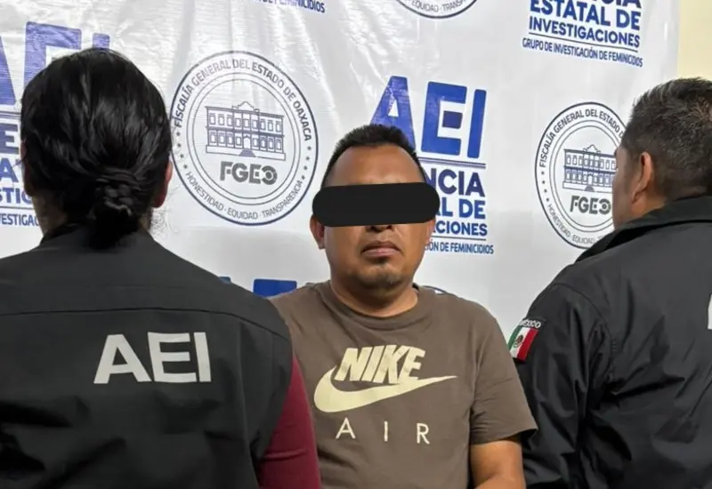 El presunto feminicida T.H.S. es presentado ante las autoridades tras ser vinculado a proceso por un crimen ocurrido en Cuilápam de Guerrero.