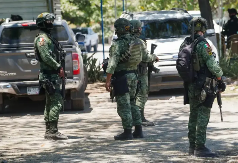 La FGR realiza trabajos de investigación en conjunto con autoridades federales y de Michoacán tras el ataque con coche bomba.