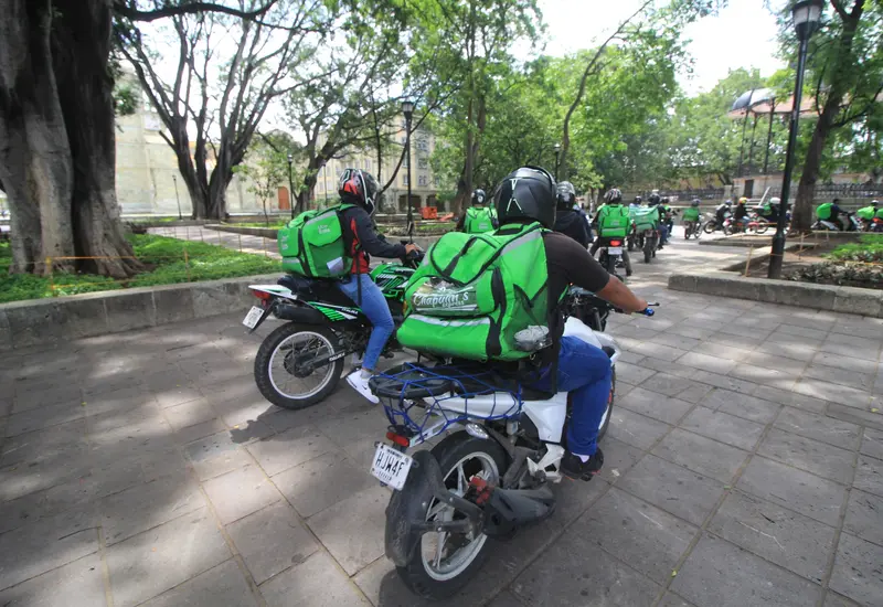 El IMSS presenta su programa piloto para que trabajadores de plataformas digitales y aplicaciones puedan incorporarse voluntariamente al seguro social en México.