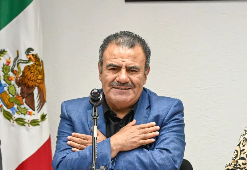 Funcionarios del INEA durante el 4o. Encuentro sobre los avances de la alfabetización, destacando el progreso de México para ser un país libre de analfabetismo.