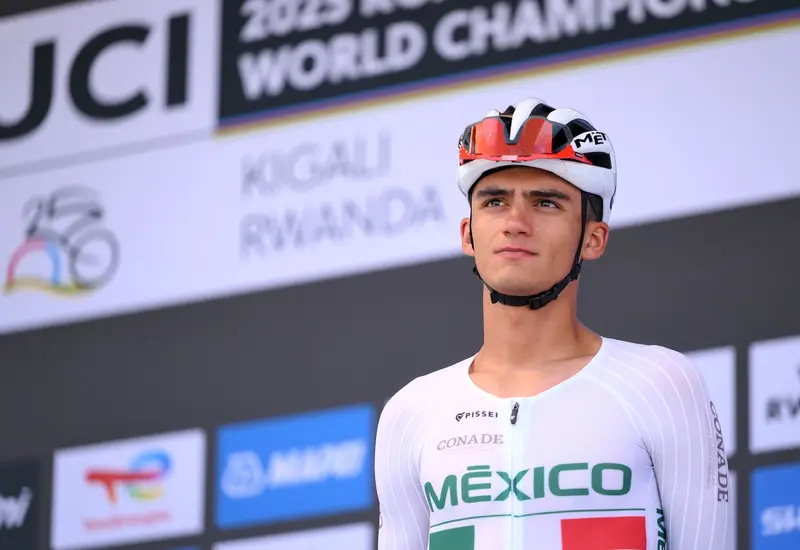 El ciclista mexicano Isaac del Toro, una de las jóvenes promesas del deporte con la mira puesta en los Juegos Olímpicos de Los Ángeles 2028.