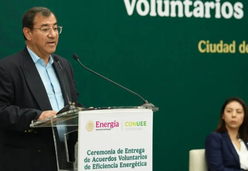 Jorge Marcial Samperio, subsecretario de Planeación y Transición Energética de la Sener, durante el anuncio sobre el ahorro por eficiencia energética en México.