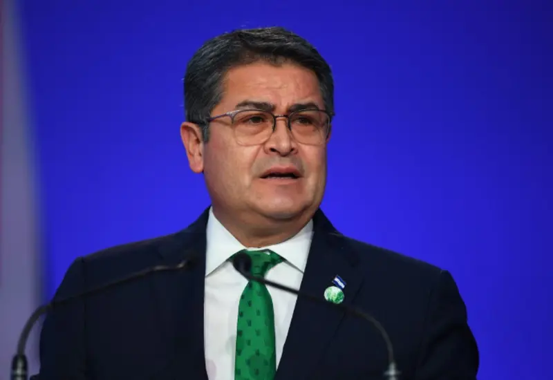 Fotografía del expresidente de Honduras, Juan Orlando Hernández, quien gobernó el país de 2014 a 2022 y es mencionado en un posible indulto.