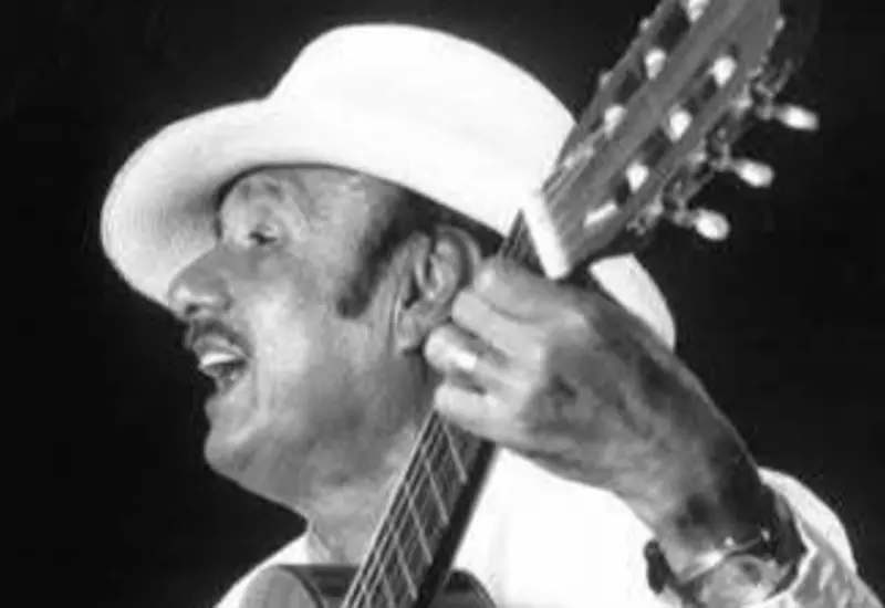 El trovador zapoteca Mario López Hernández, figura clave del hermanamiento cultural entre Juchitán de Zaragoza y La Vall d'Uixó, España.